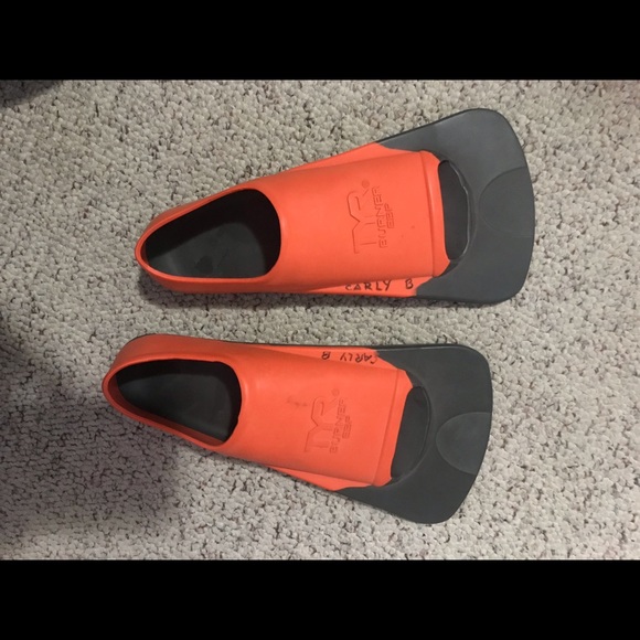 TYR Flipper Xs - Picture 1 of 2